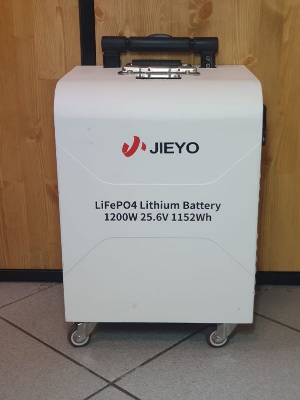 Портативная электростанция Jybattery JY1K1152 мощностью 1200 Вт с солнечной панелью 240Вт