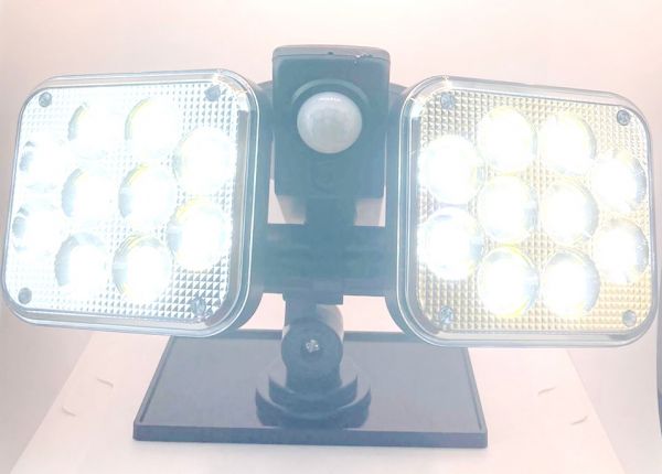 Уличный LED светильник YG-1496 с солнечной батареей и датчиком движения